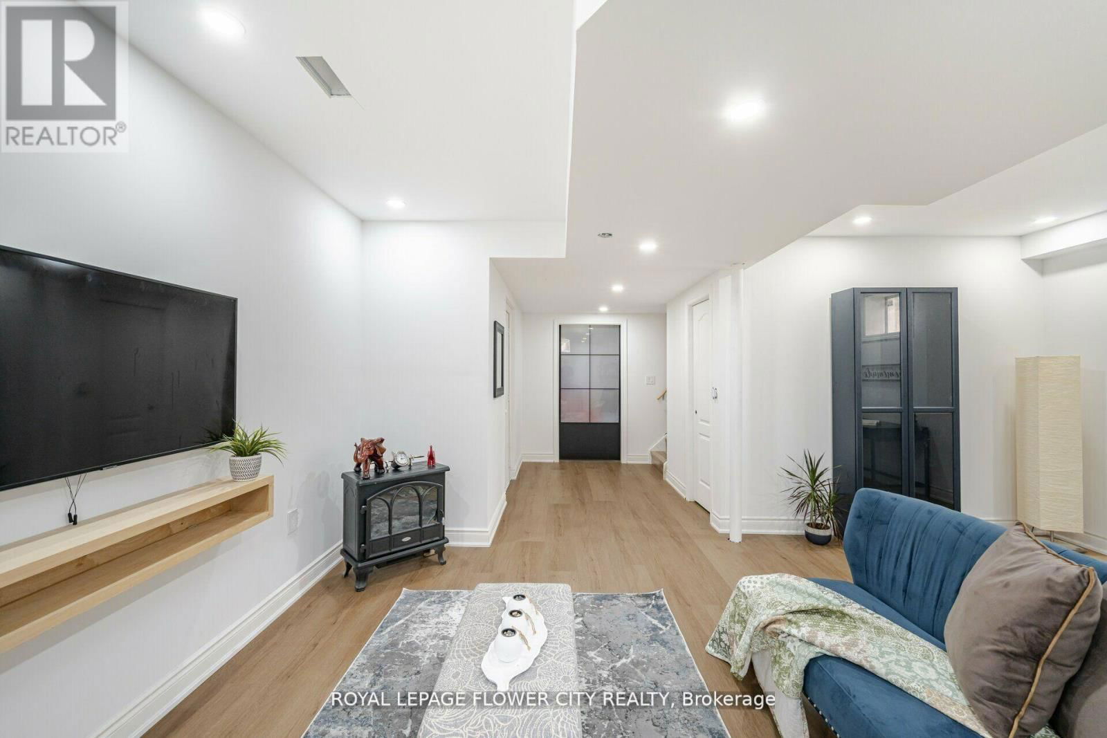 89 TODD CRESCENT Image 30