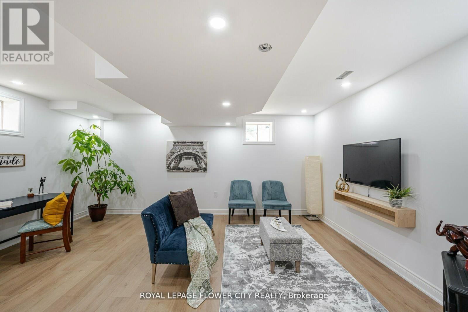 89 TODD CRESCENT Image 31
