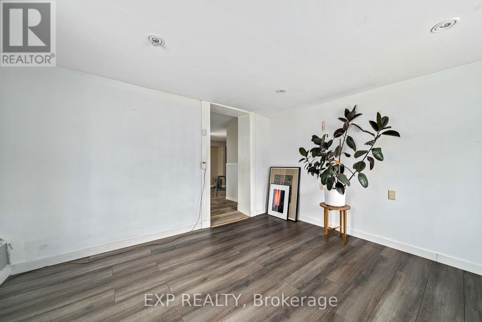13445 LOYALIST PARKWAY Image 10