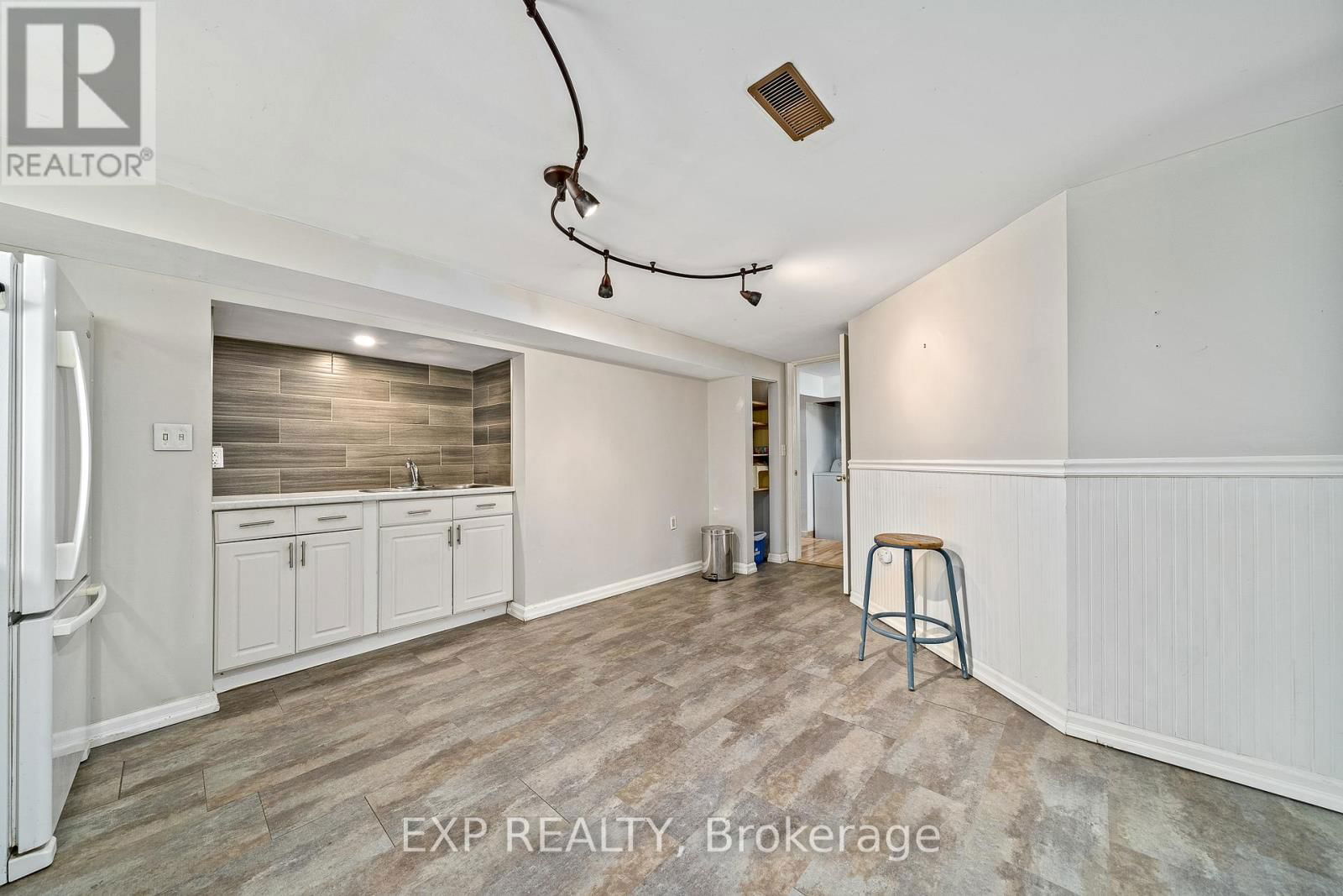 13445 LOYALIST PARKWAY Image 13