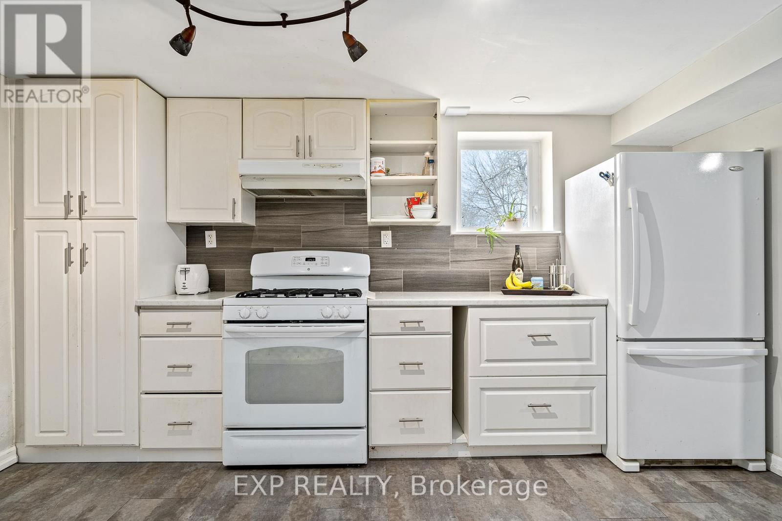 13445 LOYALIST PARKWAY Image 15