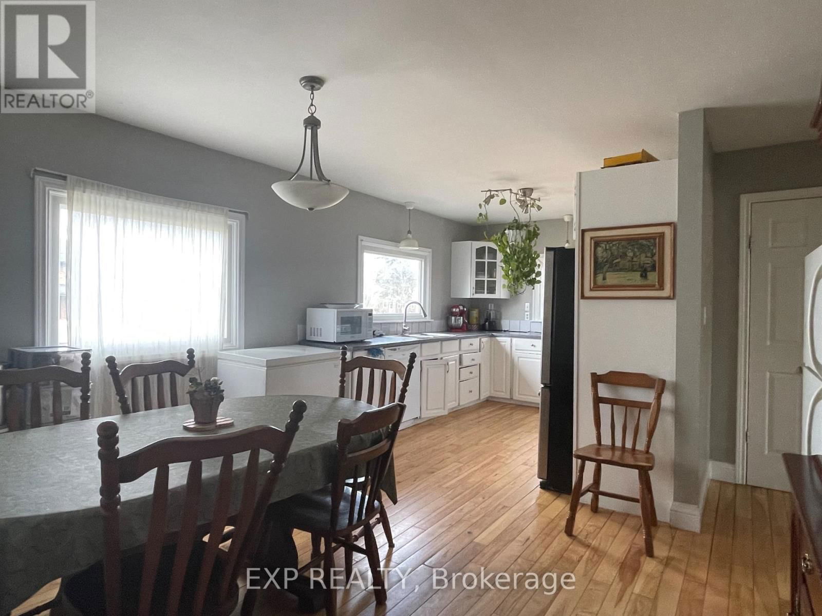 13445 LOYALIST PARKWAY Image 36