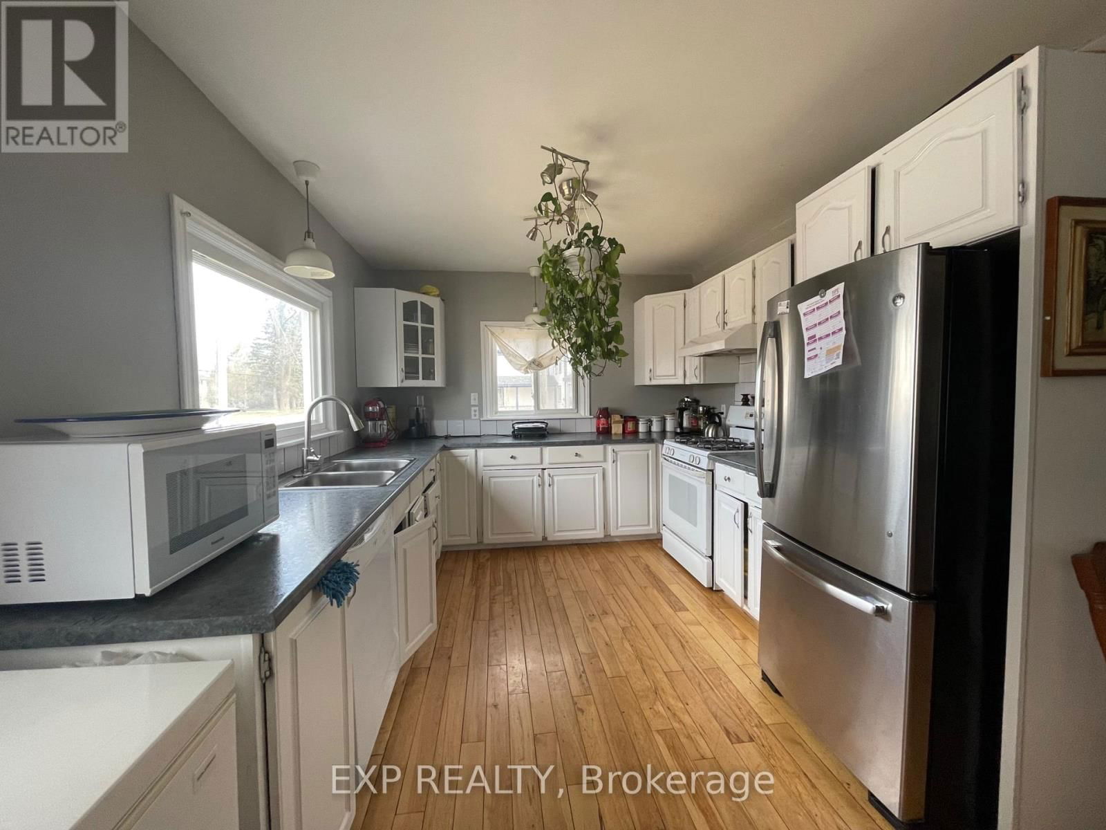 13445 LOYALIST PARKWAY Image 39