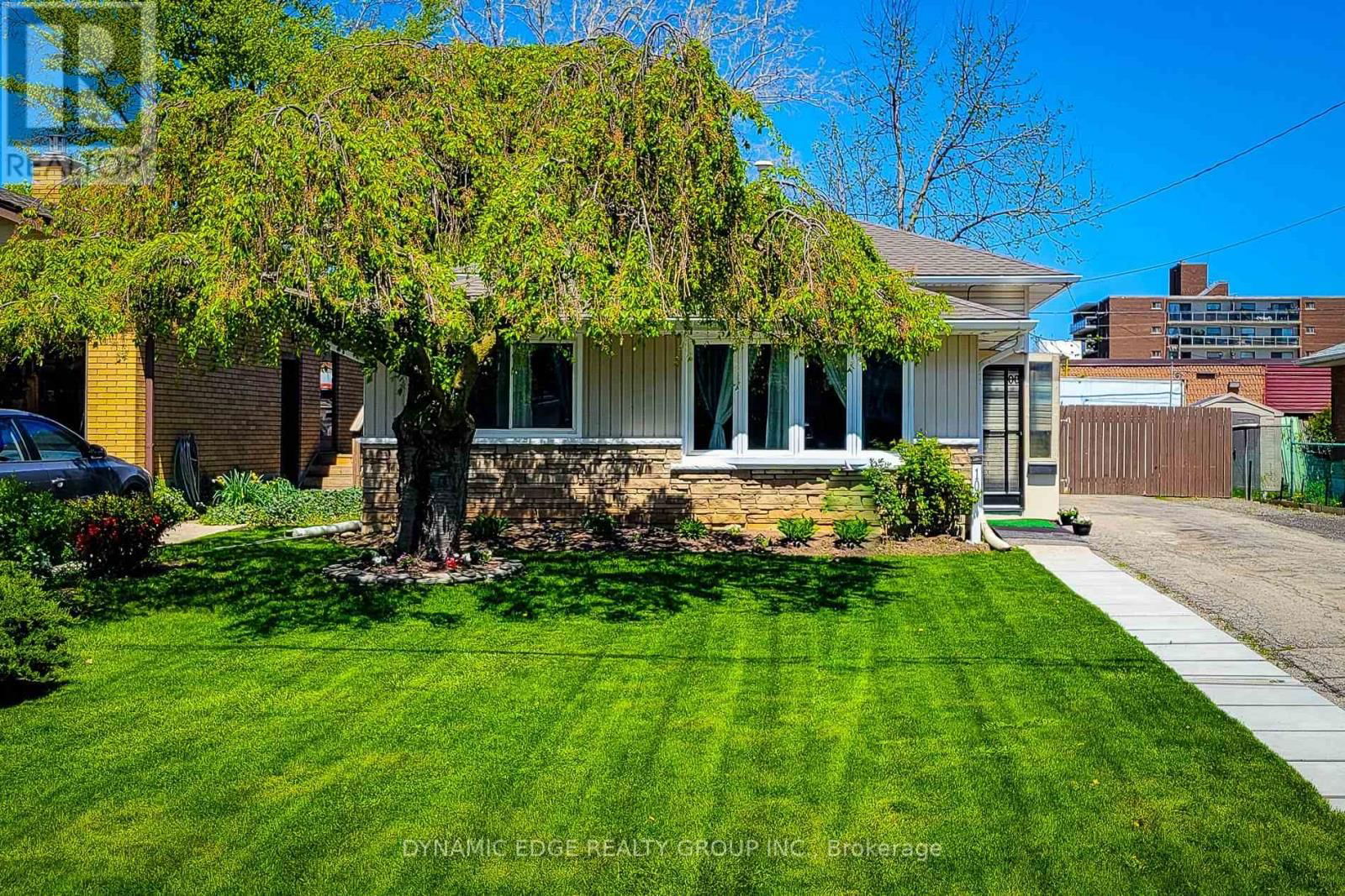 100 MOUNTAIN AVENUE NORTH Image 1