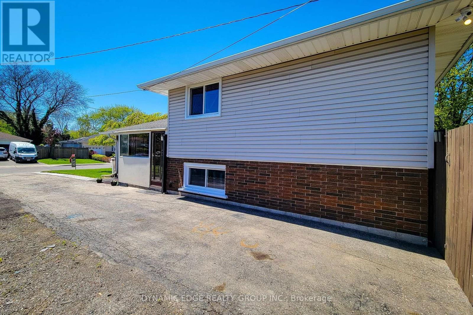 100 MOUNTAIN AVENUE NORTH Image 3