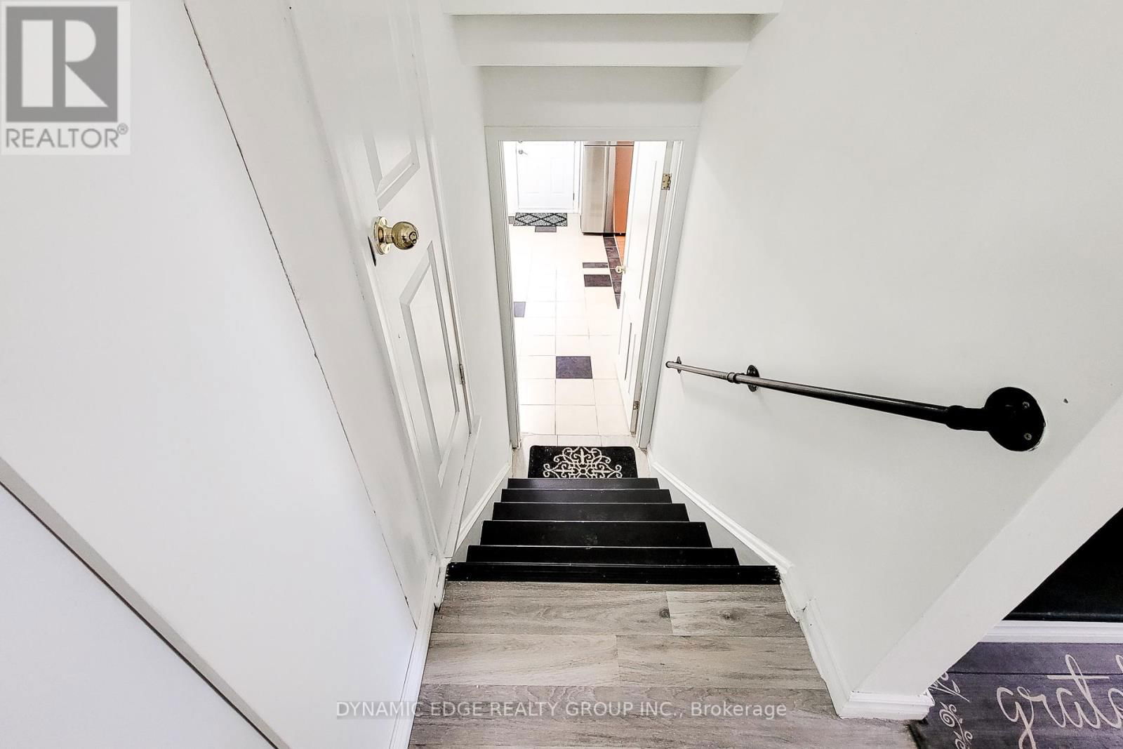 100 MOUNTAIN AVENUE NORTH Image 32