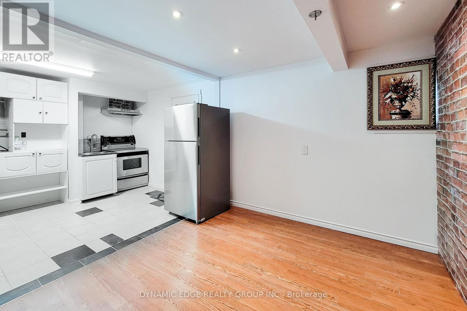 100 MOUNTAIN AVENUE NORTH Image 35