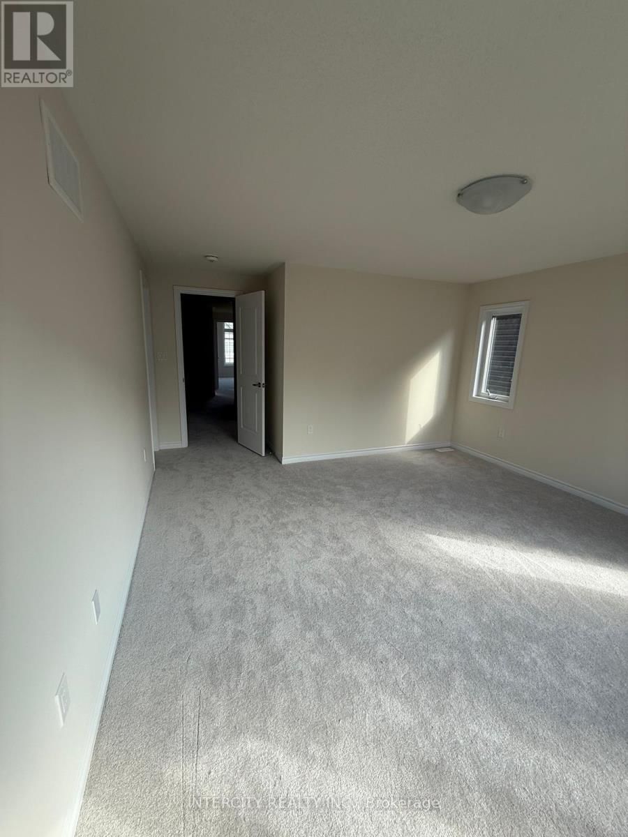 124 MOLOZZI STREET Image 13