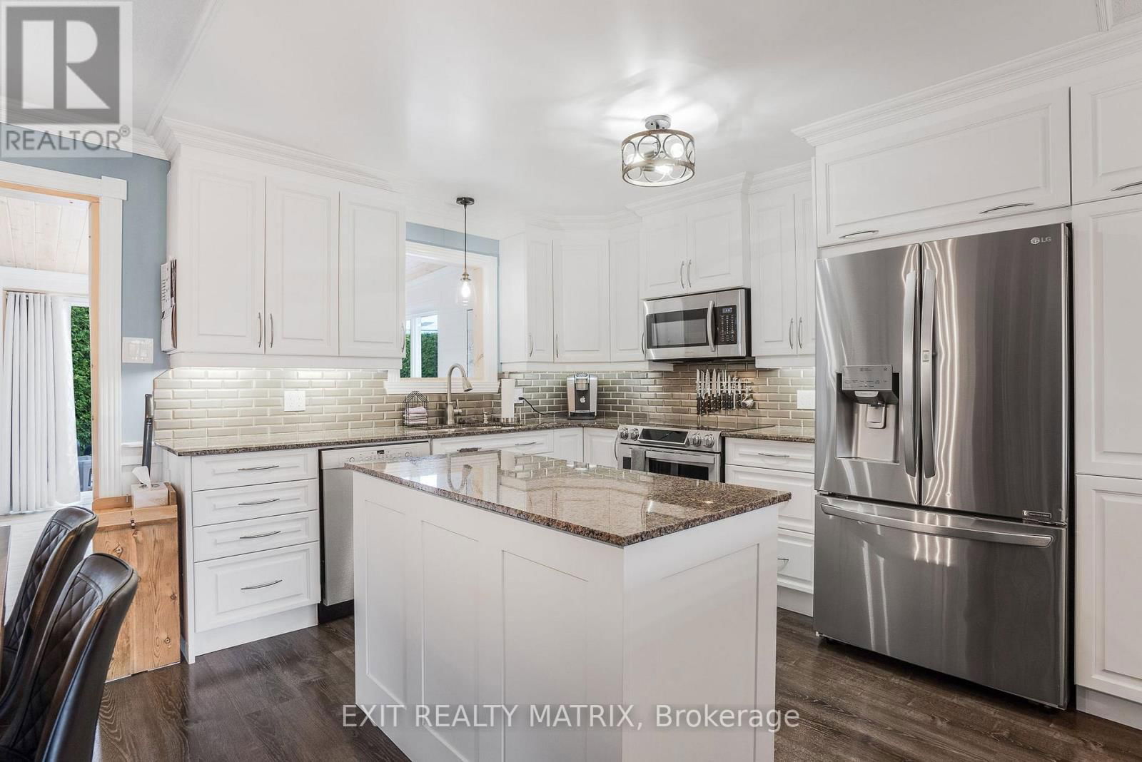 510 PARISIEN STREET Image 13
