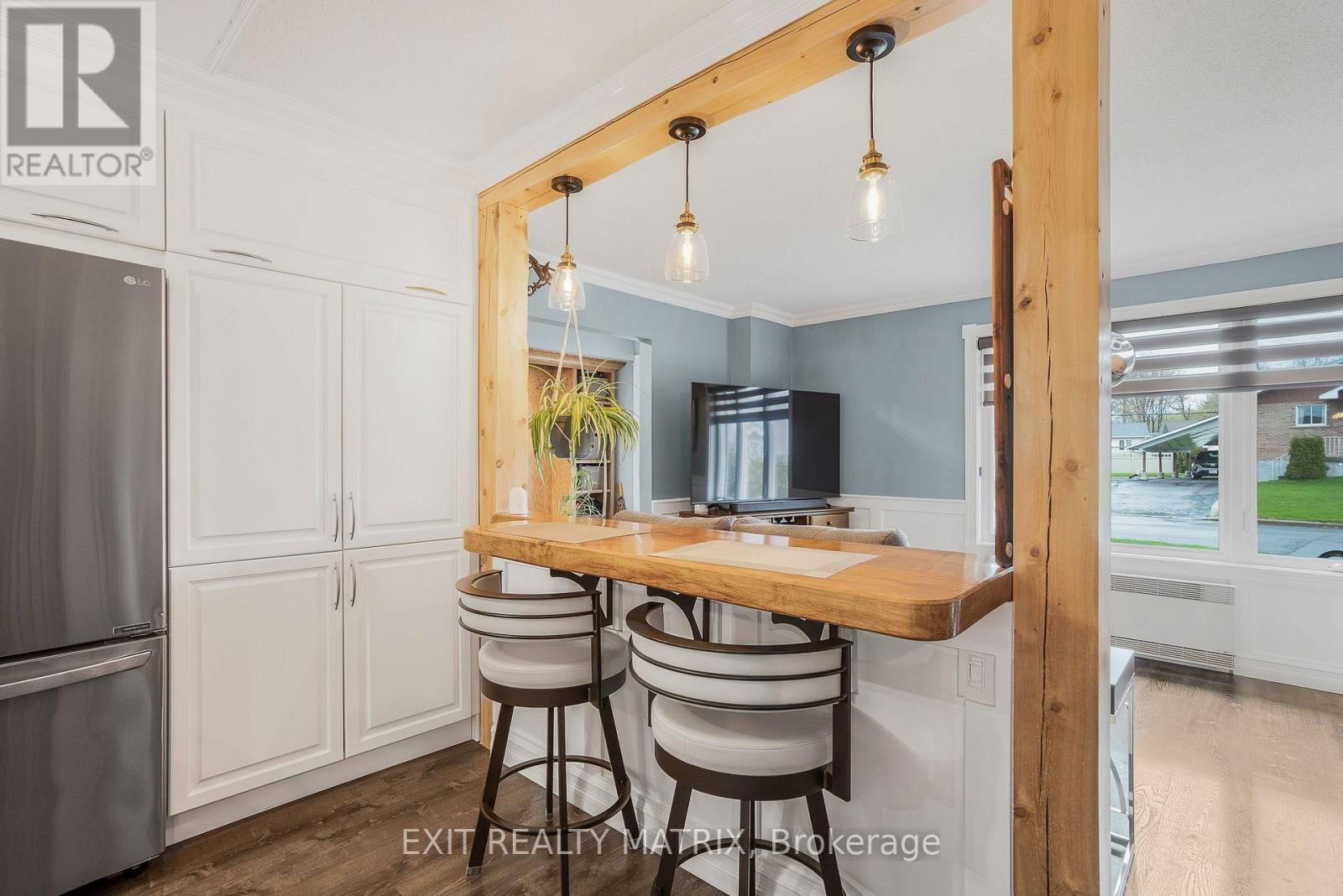 510 PARISIEN STREET Image 14