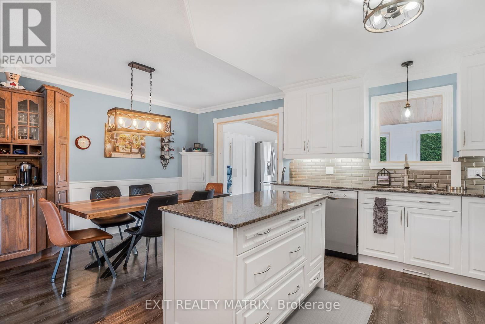 510 PARISIEN STREET Image 9