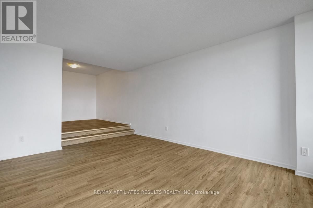 1002 - 415 GREENVIEW AVENUE Image 10