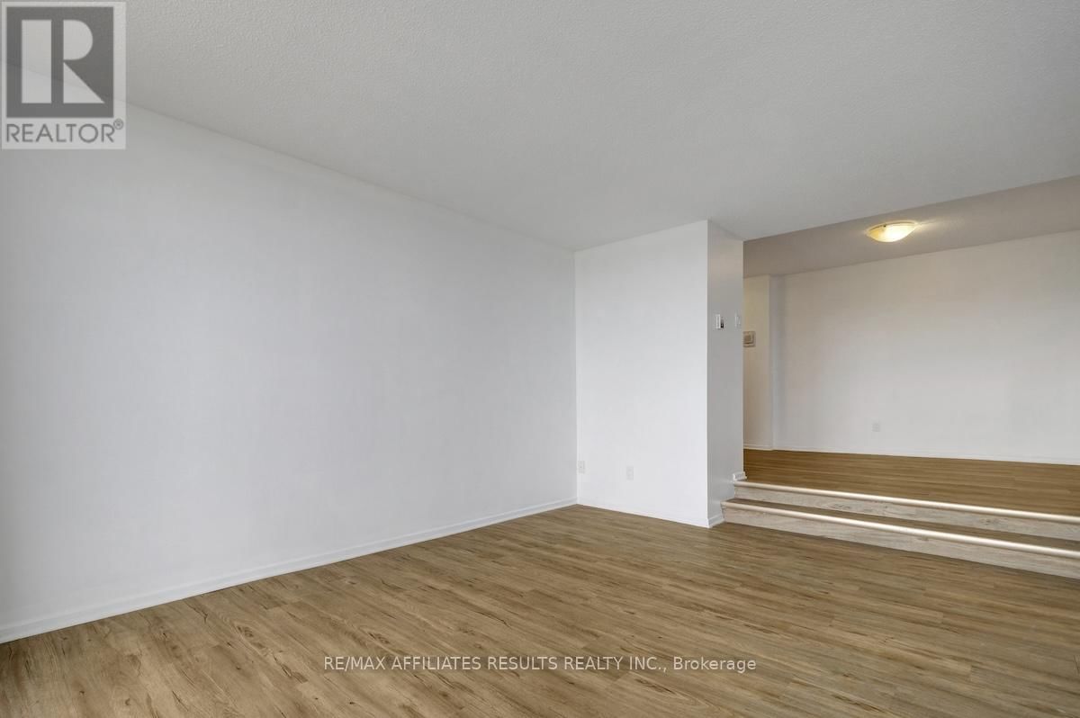 1002 - 415 GREENVIEW AVENUE Image 12