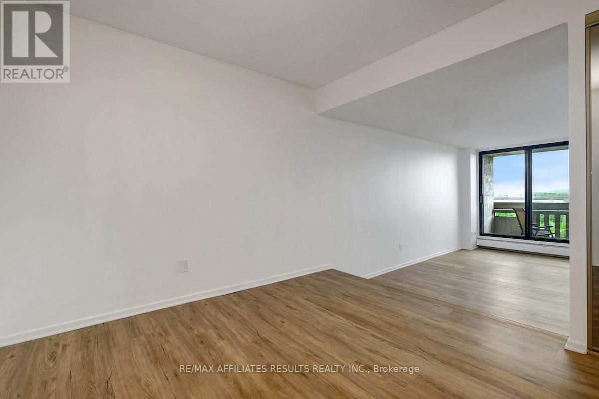1002 - 415 GREENVIEW AVENUE Image 15