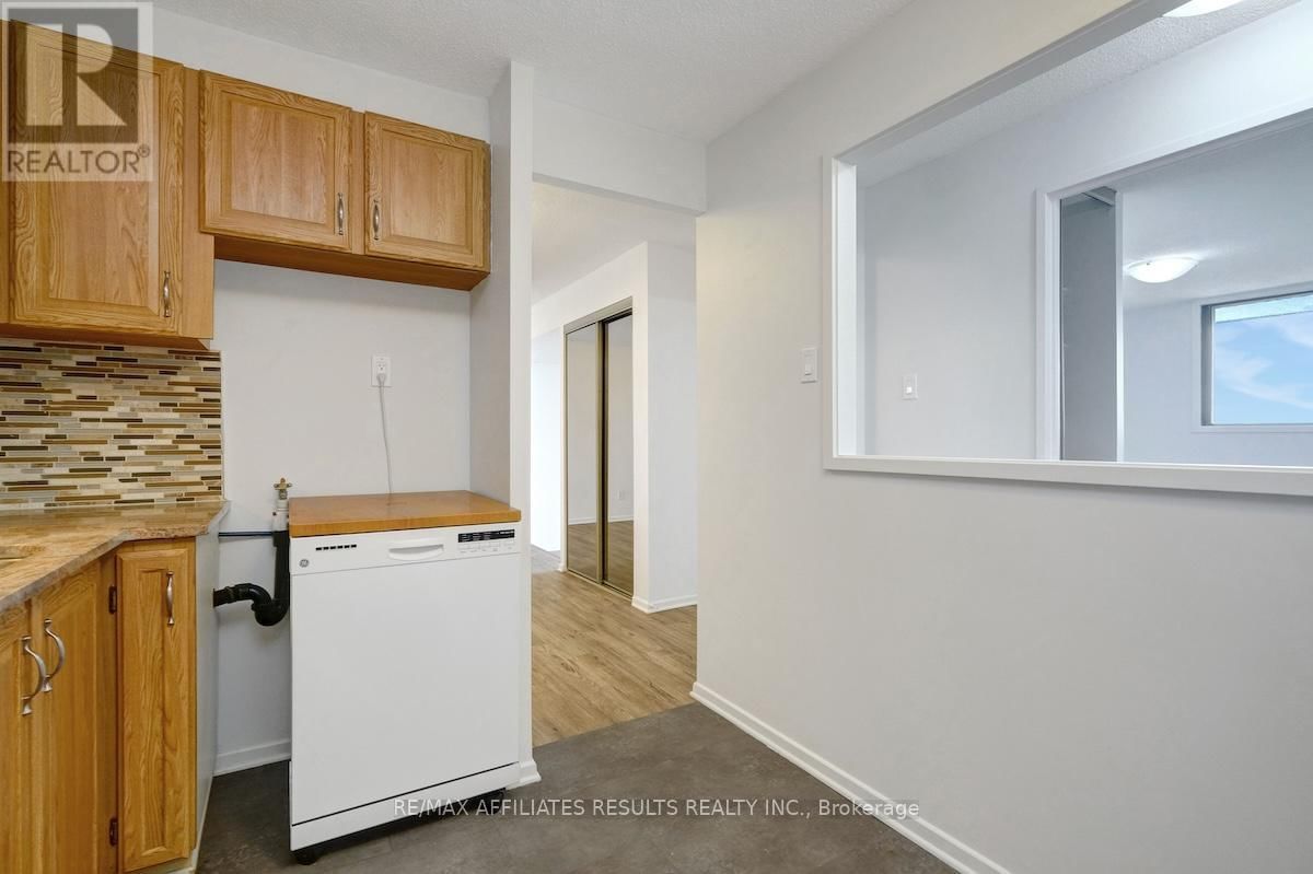 1002 - 415 GREENVIEW AVENUE Image 19