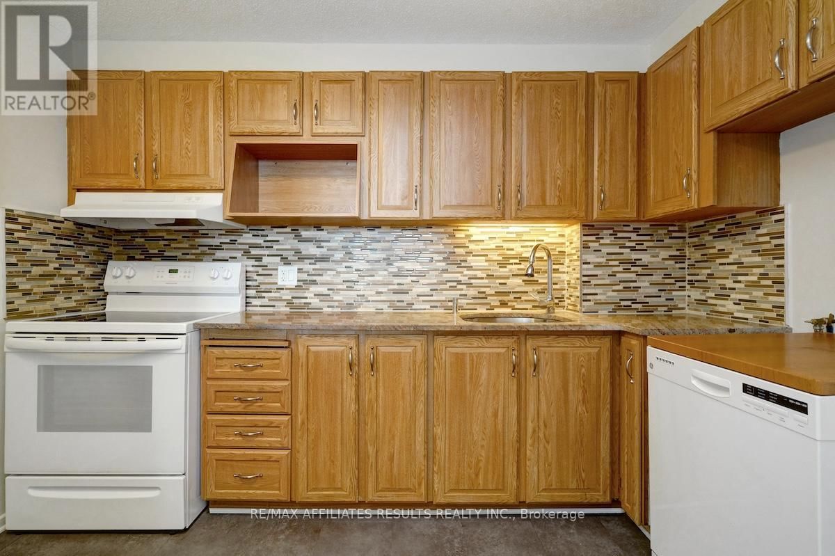 1002 - 415 GREENVIEW AVENUE Image 20