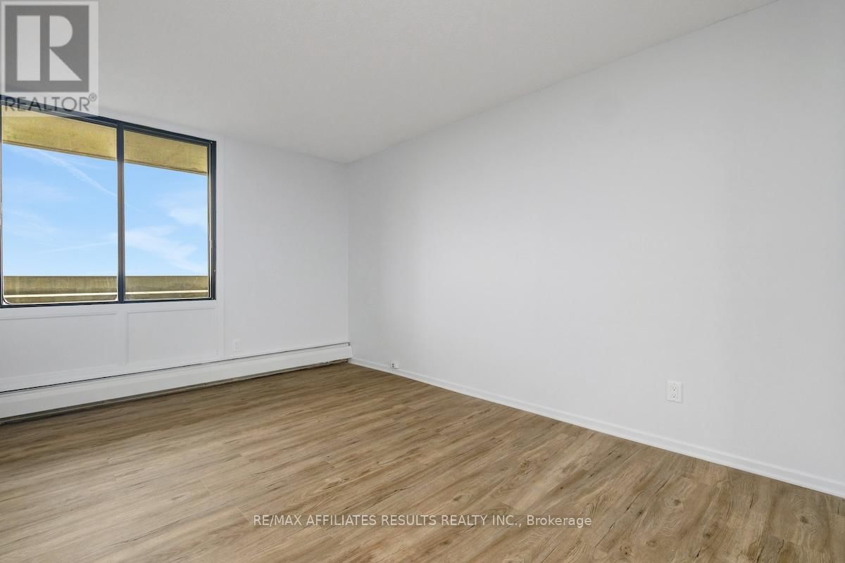 1002 - 415 GREENVIEW AVENUE Image 22