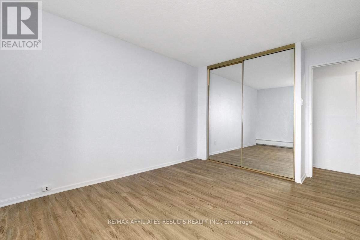 1002 - 415 GREENVIEW AVENUE Image 24