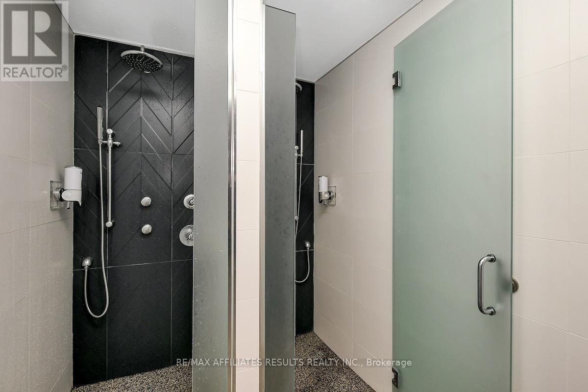 1002 - 415 GREENVIEW AVENUE Image 38