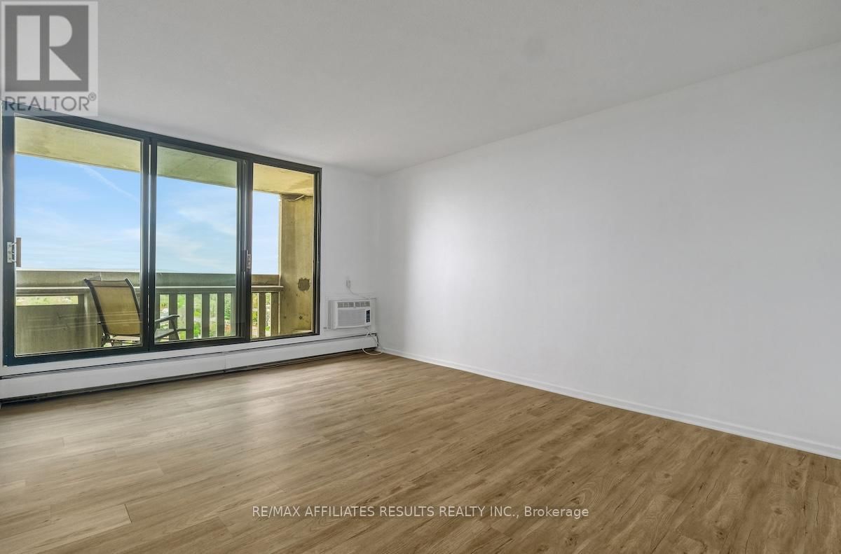 1002 - 415 GREENVIEW AVENUE Image 8