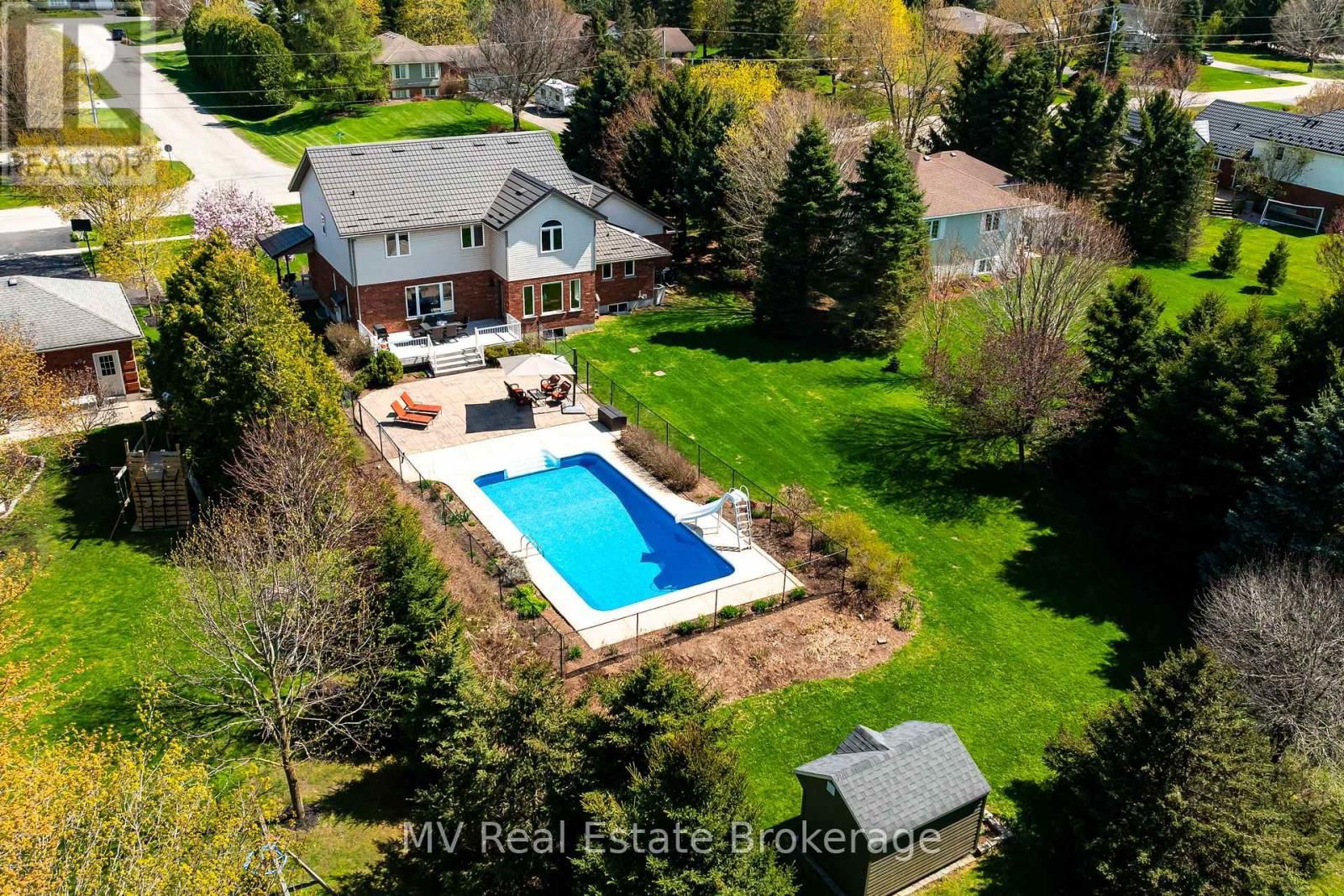 845 ST. GEORGE STREET EAST Image 8