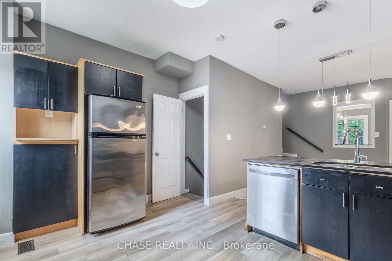 86 SMITH AVENUE Image 15