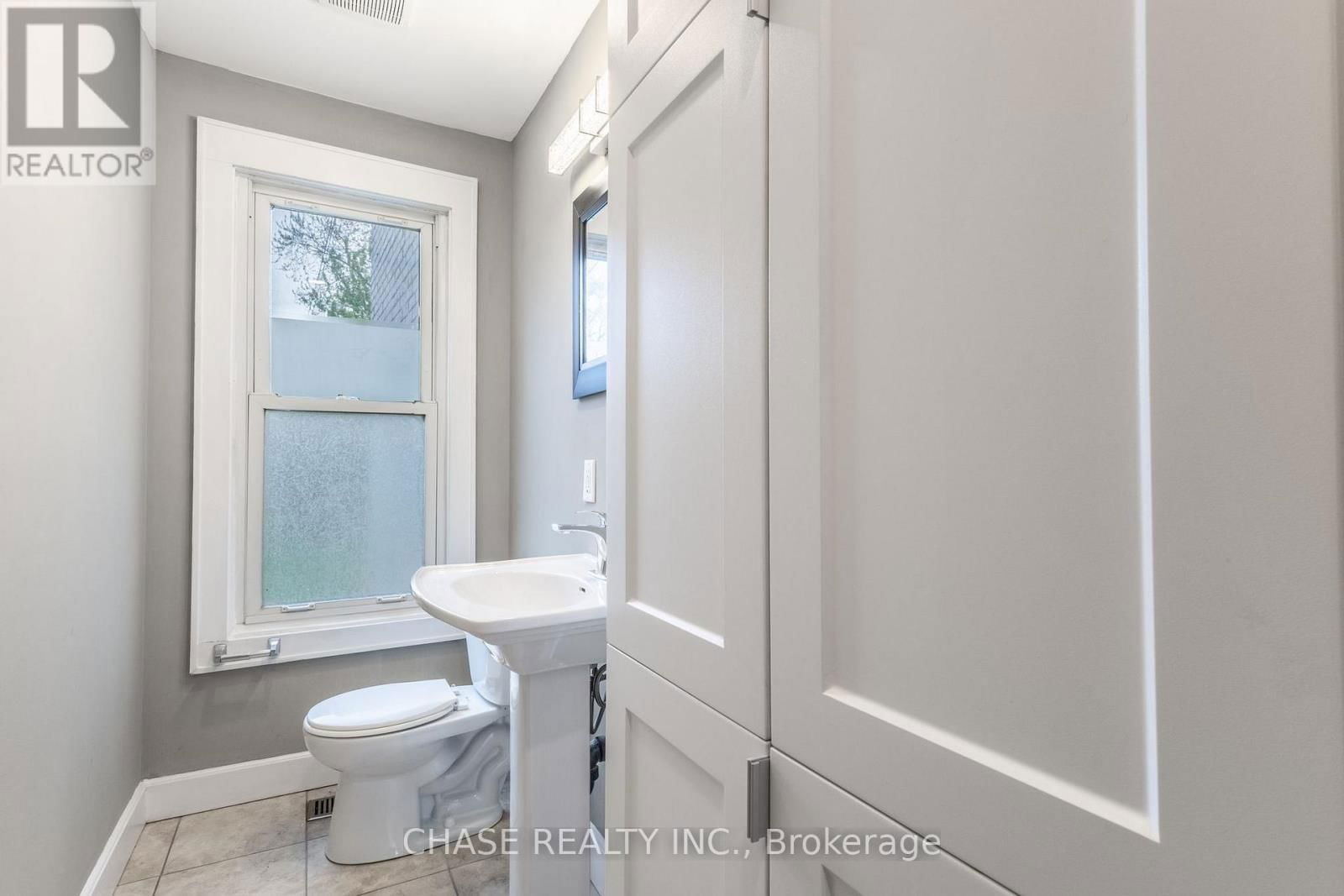 86 SMITH AVENUE Image 16