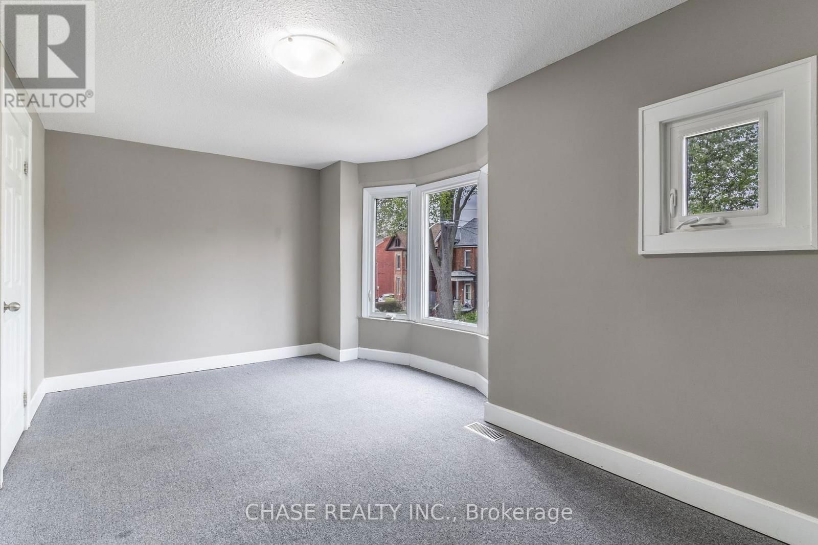 86 SMITH AVENUE Image 18
