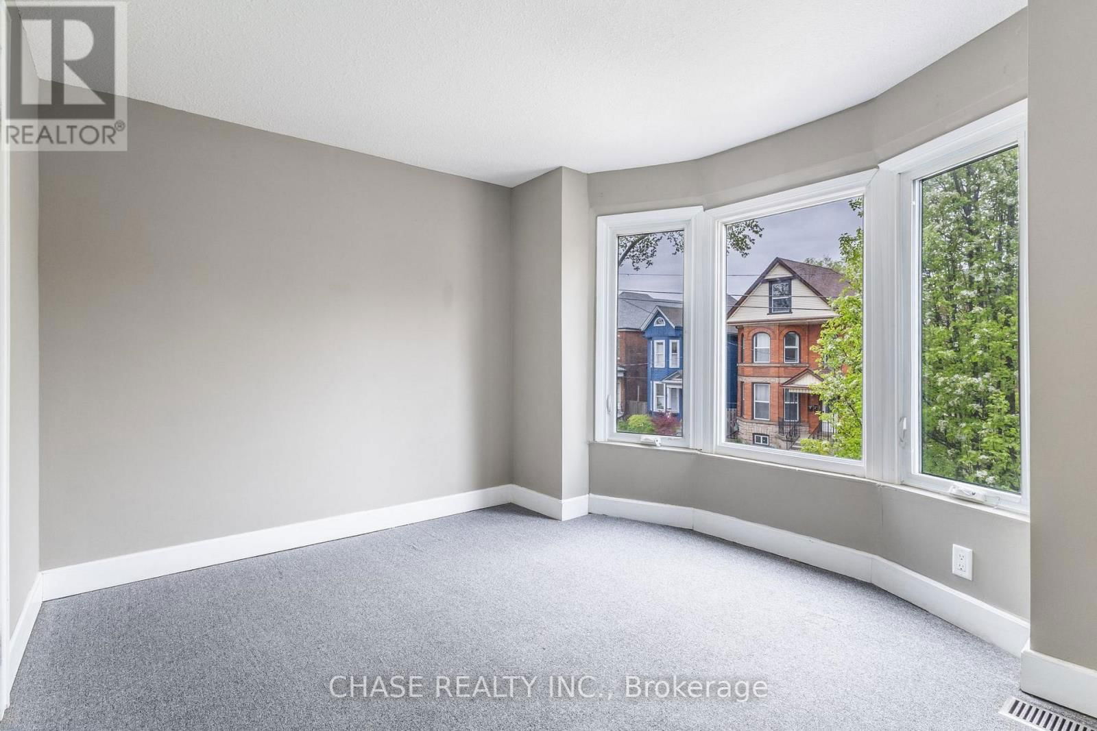 86 SMITH AVENUE Image 20
