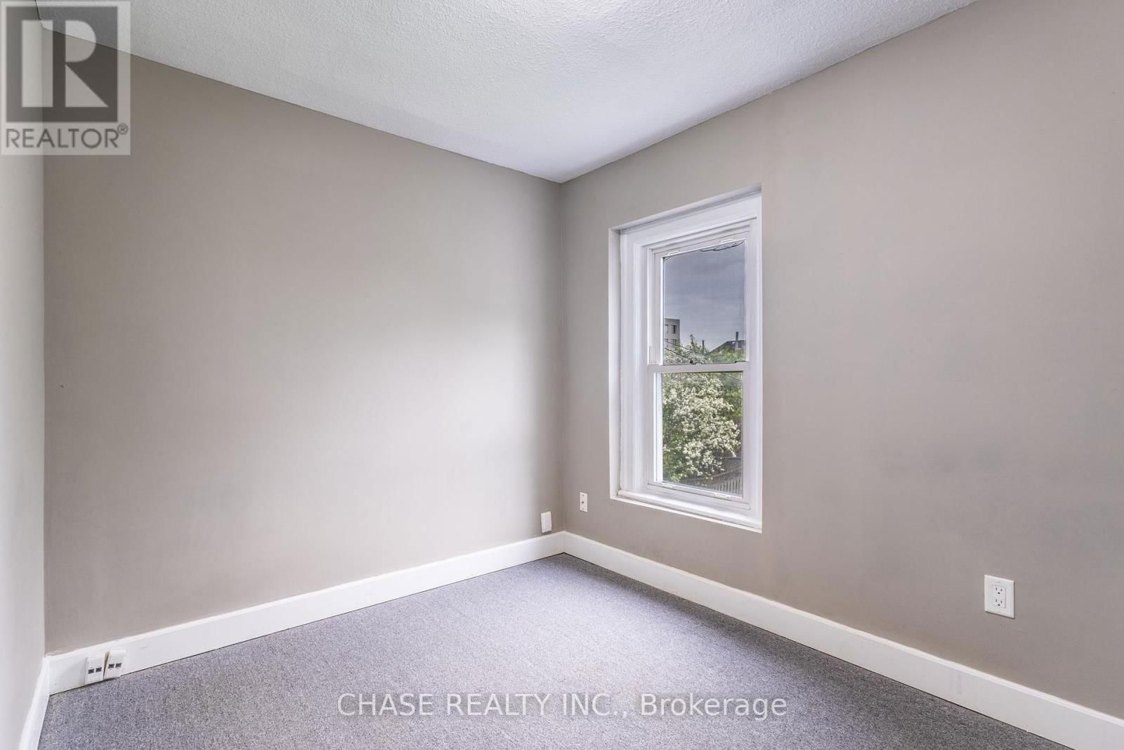 86 SMITH AVENUE Image 21