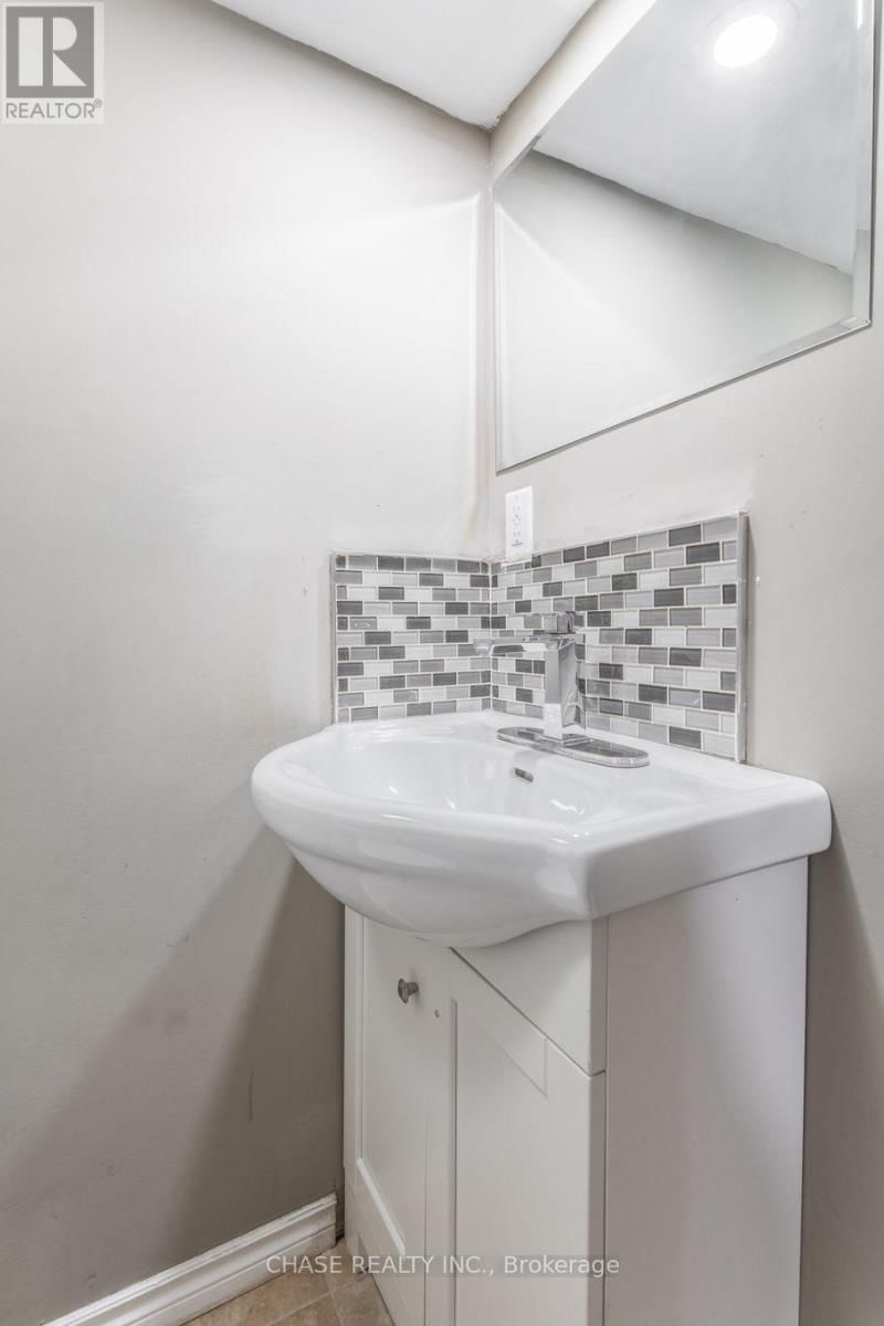 86 SMITH AVENUE Image 35