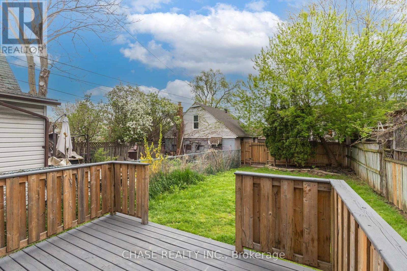 86 SMITH AVENUE Image 38