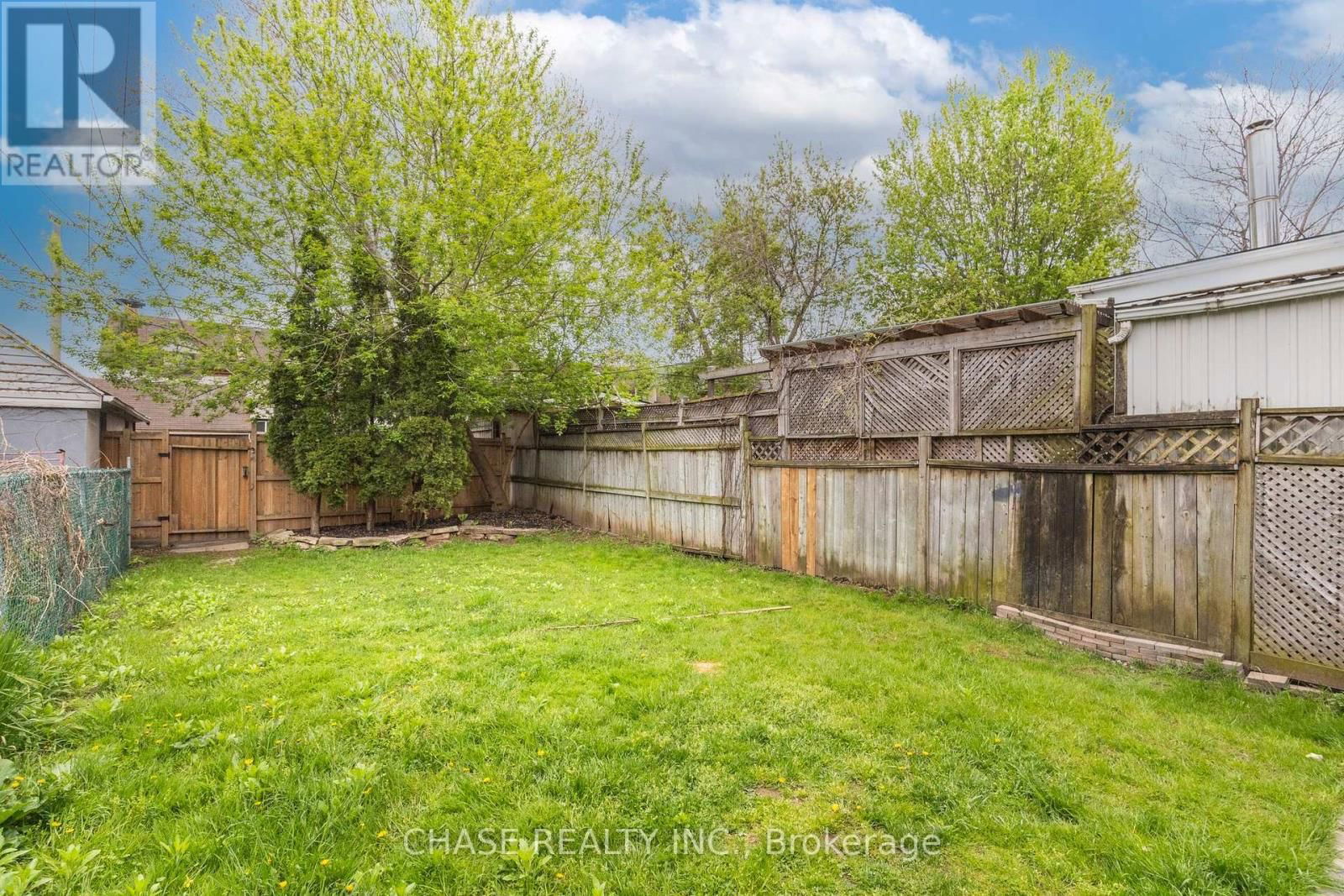 86 SMITH AVENUE Image 42