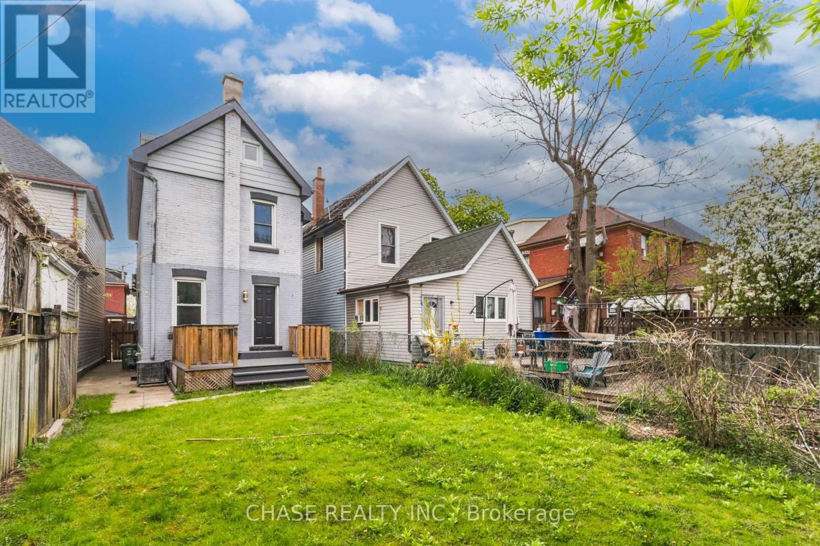 86 SMITH AVENUE Image 43