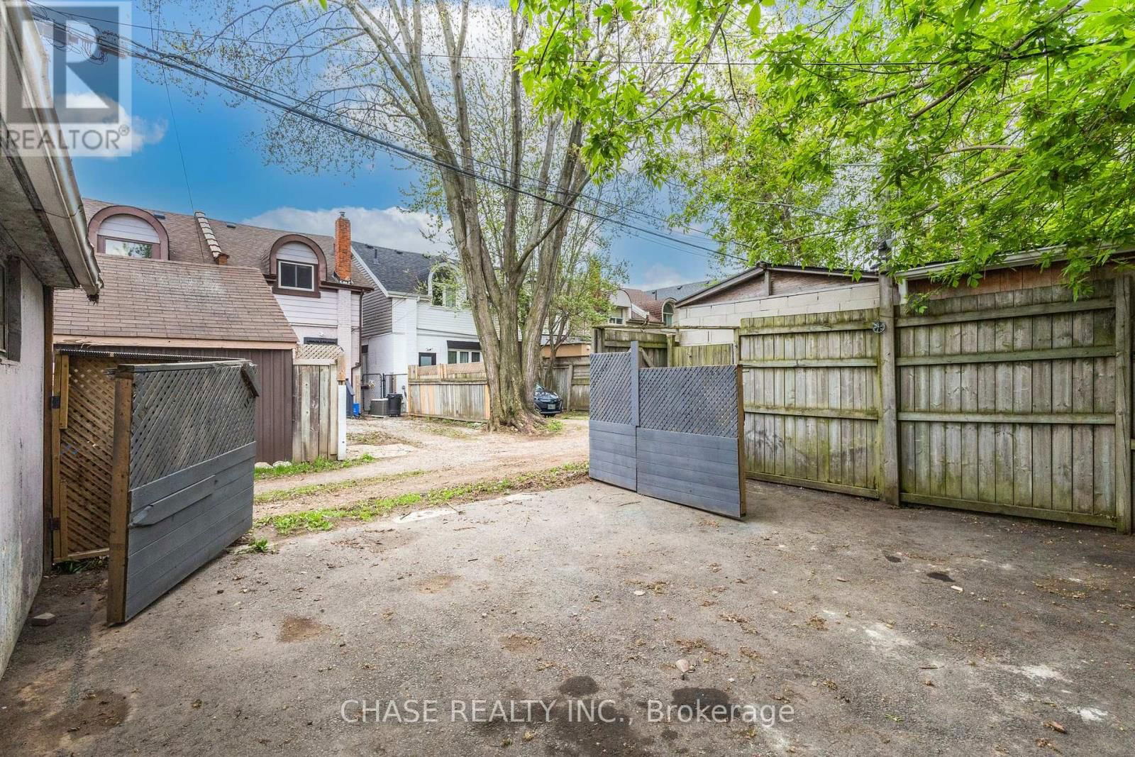 86 SMITH AVENUE Image 45
