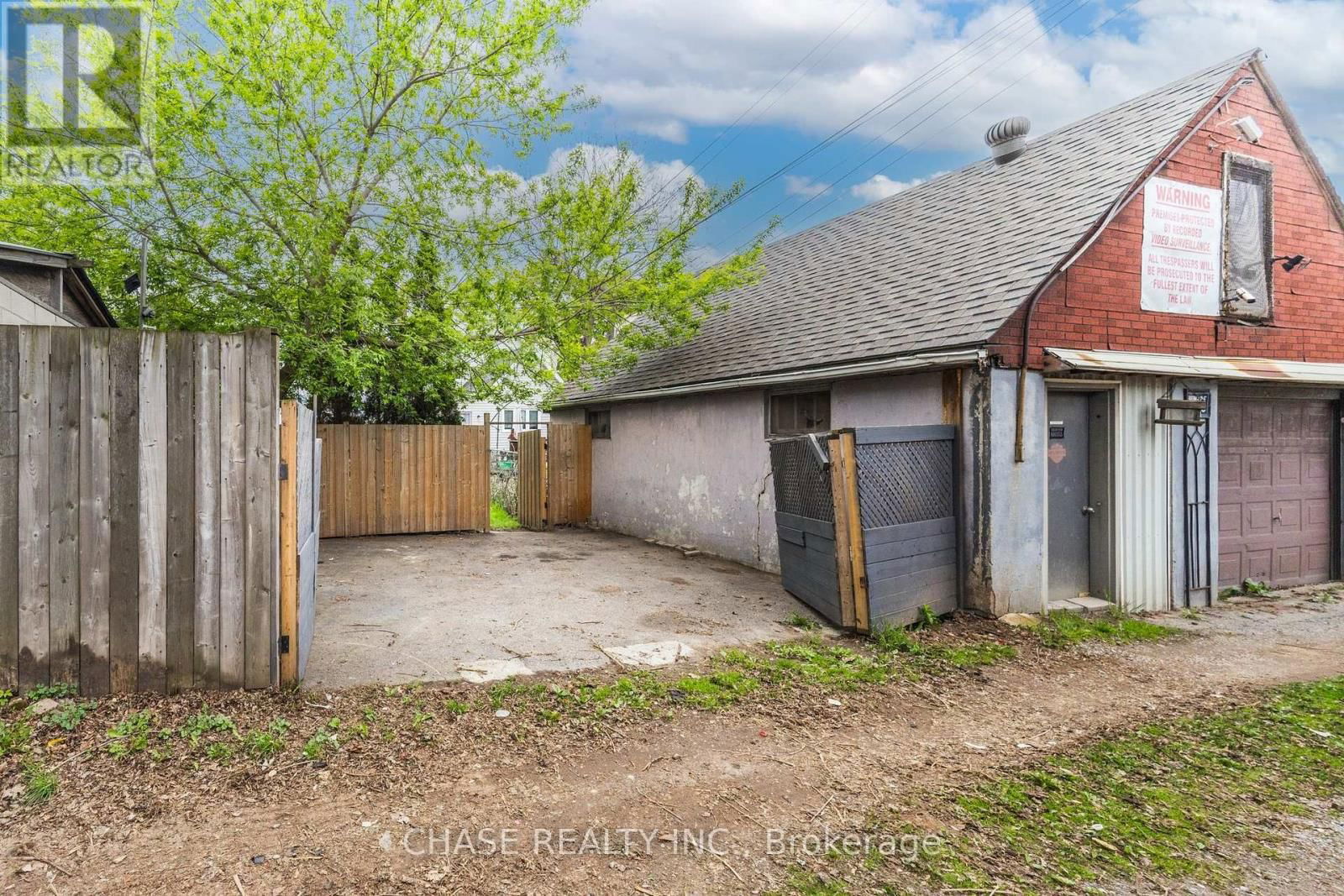 86 SMITH AVENUE Image 46