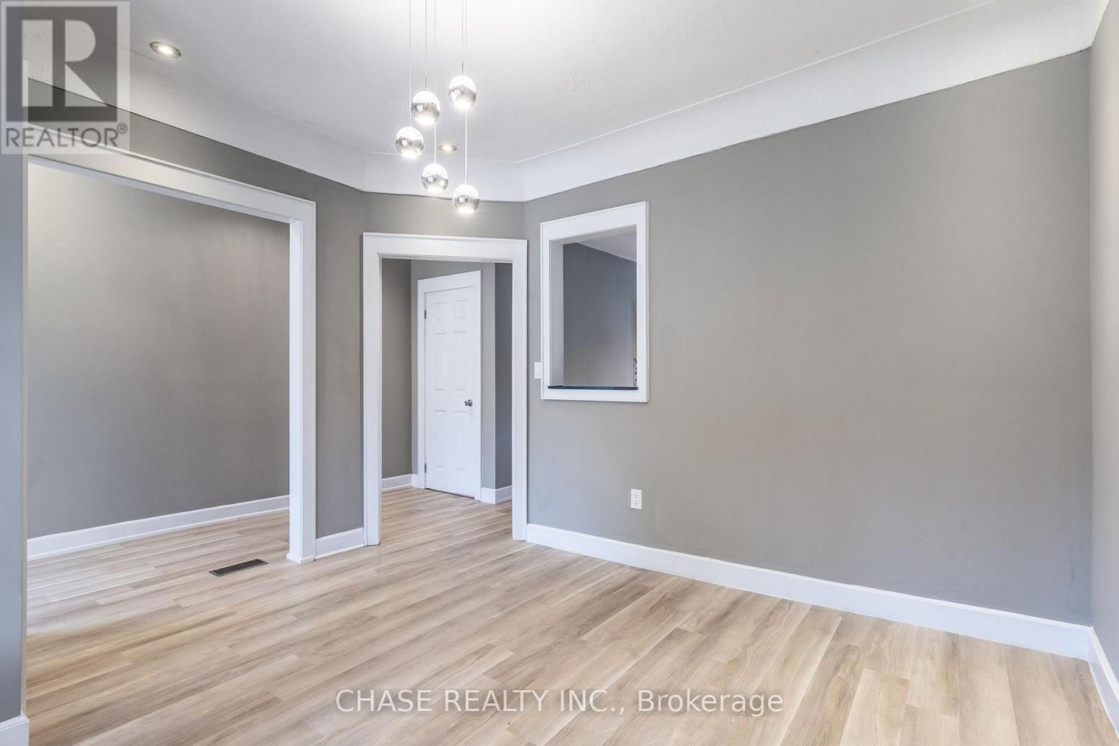 86 SMITH AVENUE Image 6