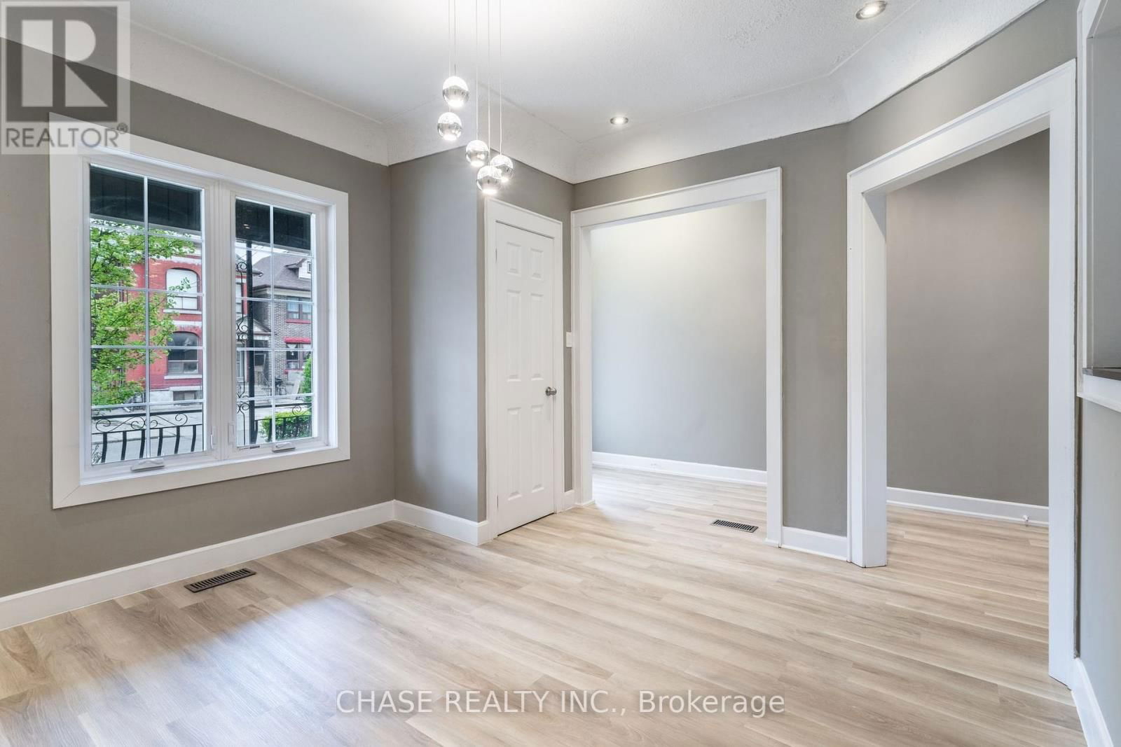 86 SMITH AVENUE Image 7