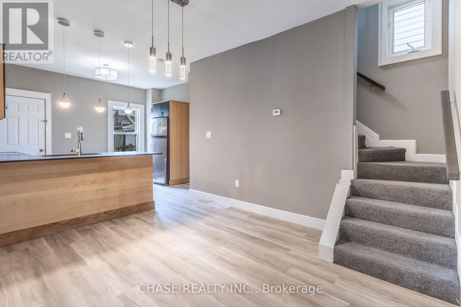 86 SMITH AVENUE Image 8