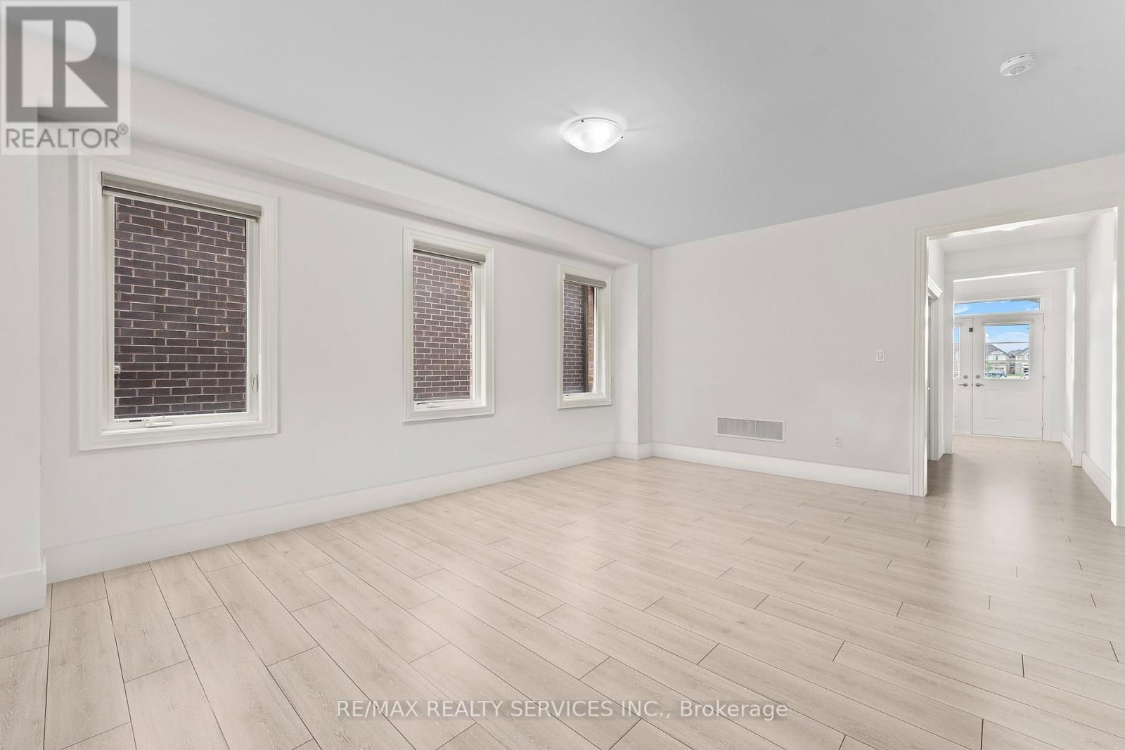 229 AGRO STREET Image 11