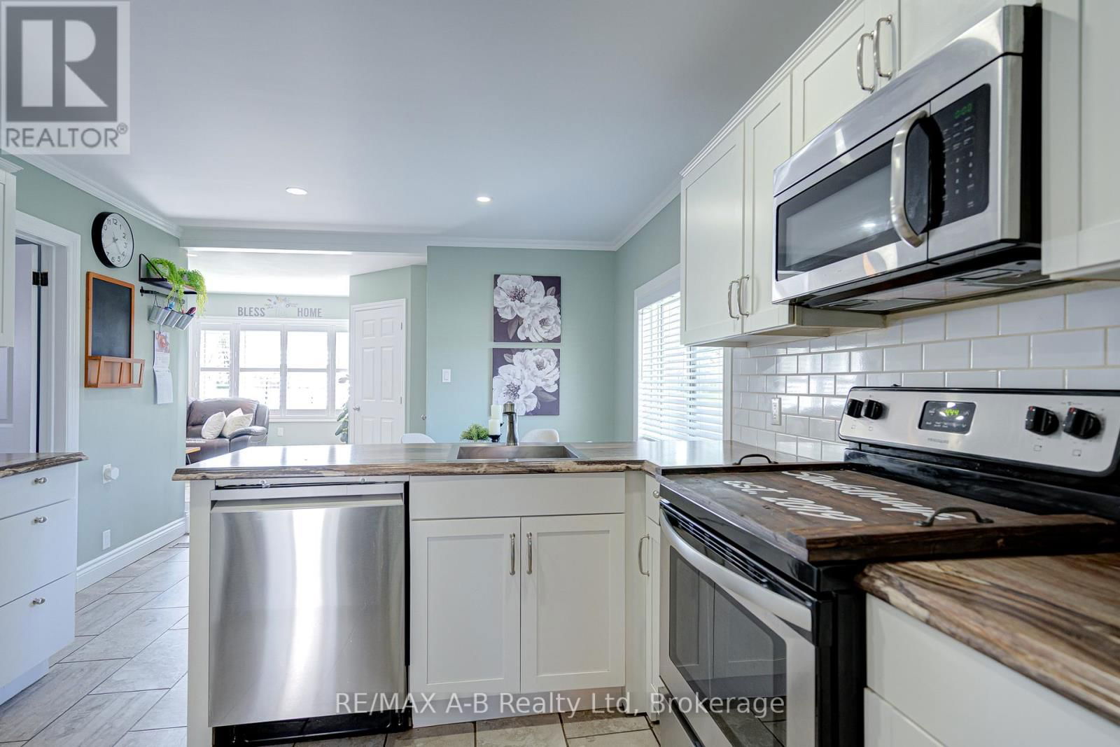 3963 ROAD 111 Image 17