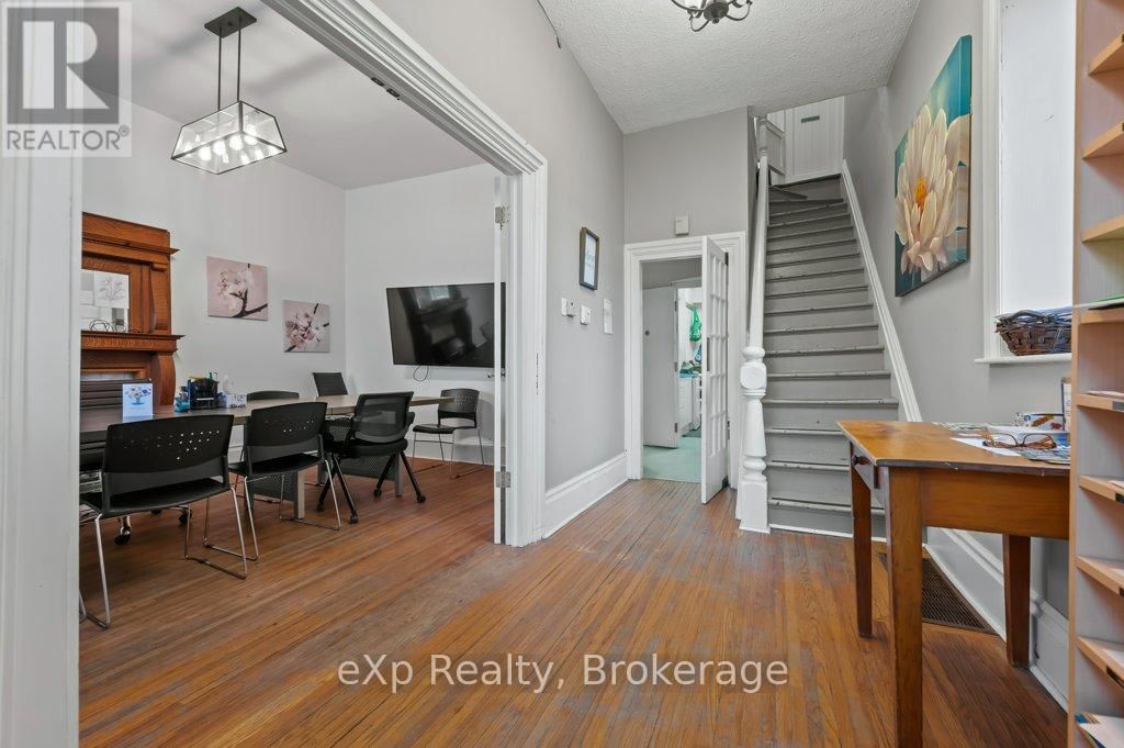 7 WATERLOO AVENUE Image 11