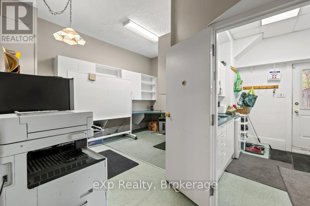7 WATERLOO AVENUE Image 15