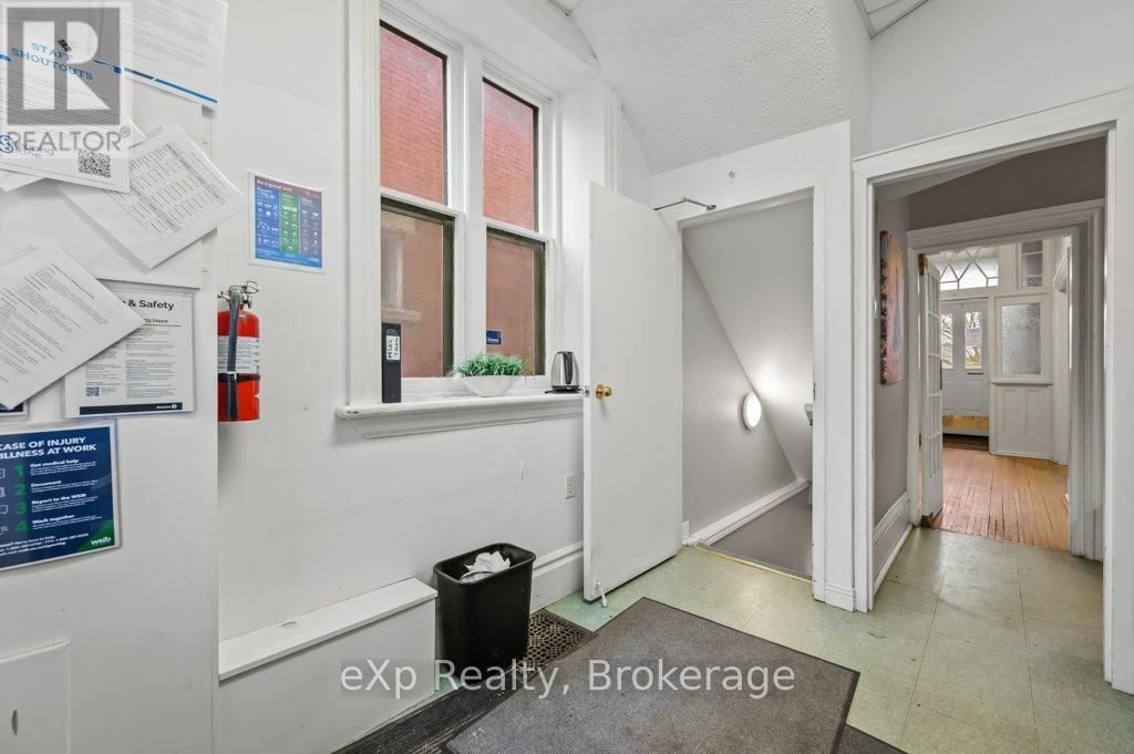 7 WATERLOO AVENUE Image 21