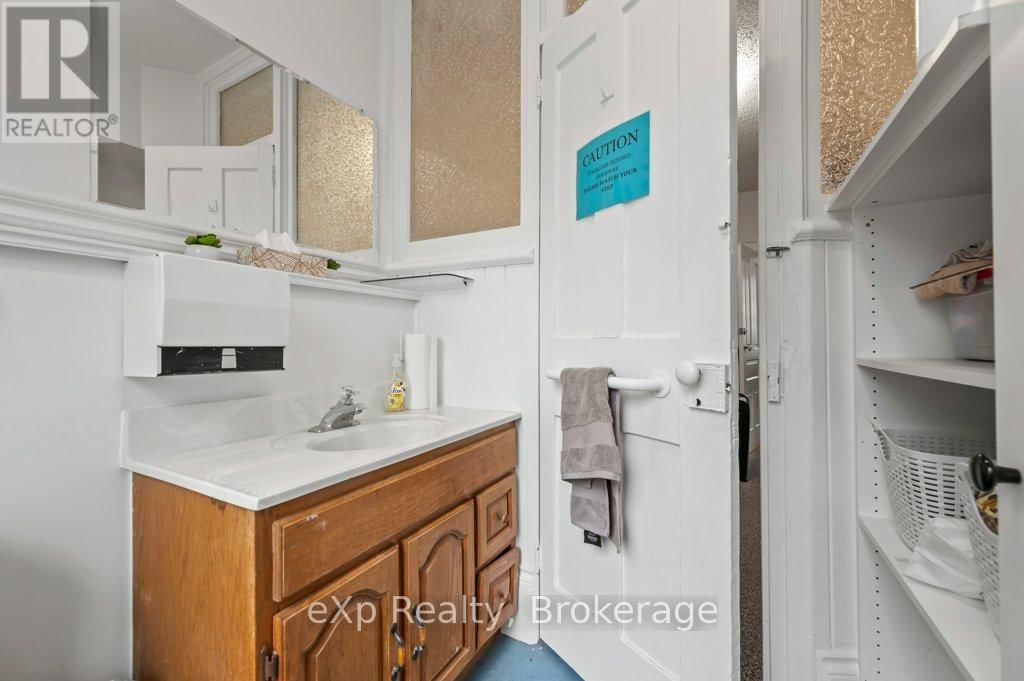 7 WATERLOO AVENUE Image 29