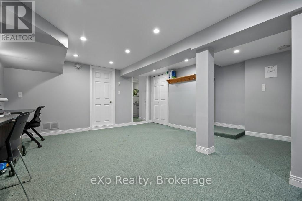 7 WATERLOO AVENUE Image 33