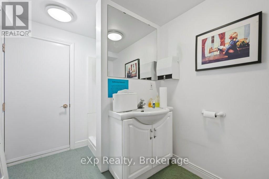 7 WATERLOO AVENUE Image 34