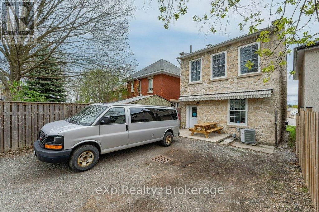 7 WATERLOO AVENUE Image 39