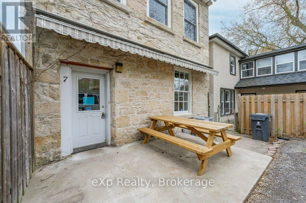 7 WATERLOO AVENUE Image 40