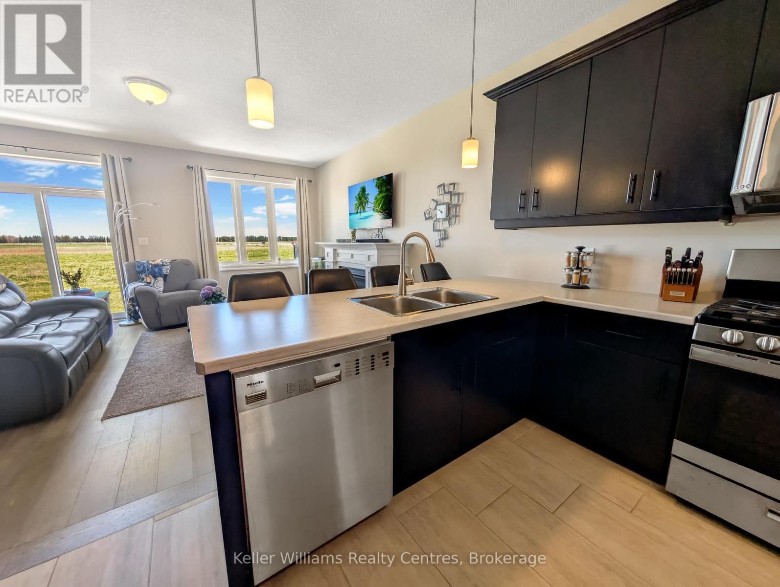 443 MARY ROSE AVENUE Image 14